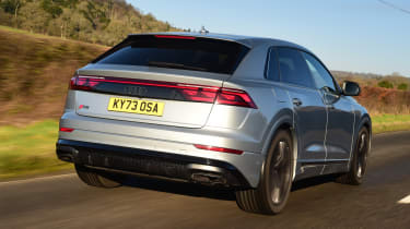 Audi Q8 - rear tracking